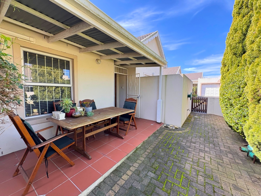 To Let 3 Bedroom Property for Rent in Sonstraal Heights Western Cape
